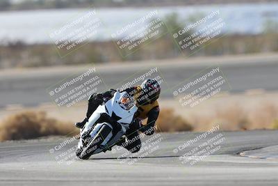 media/Nov-16-2025-Race Pace (Sun) [[8c5fa54630]]/Non Verified Riders (1st 20 Minutes)/1-Turn 14 (10am)/